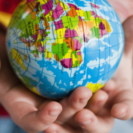 Imagem ilustrativa do curso de A Criança e a Globalização